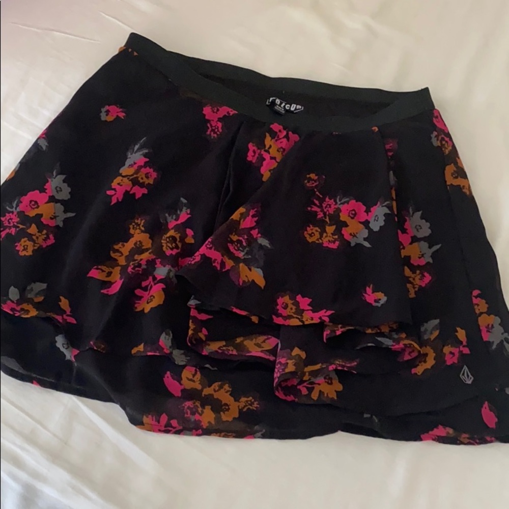 Volcom floral skirt